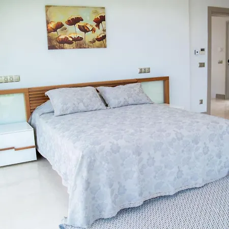 Luxury 5-bedroom Sea View With Private Pool *
