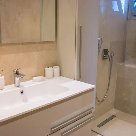 Villa Luxury 5-bedroom Sea View With Private Pool